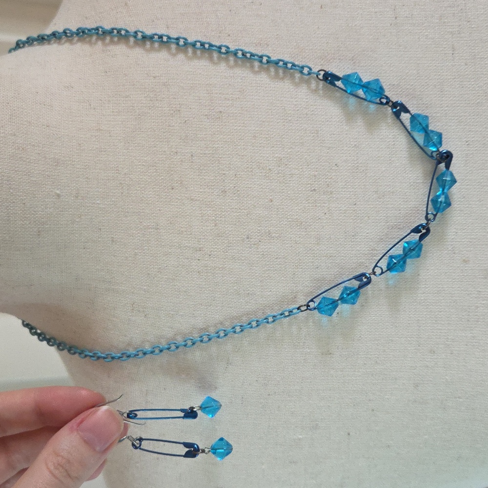 Safety Pin Y2k Jewelry NECKLACE and EARRING Set Blue beads Mall Core Emo